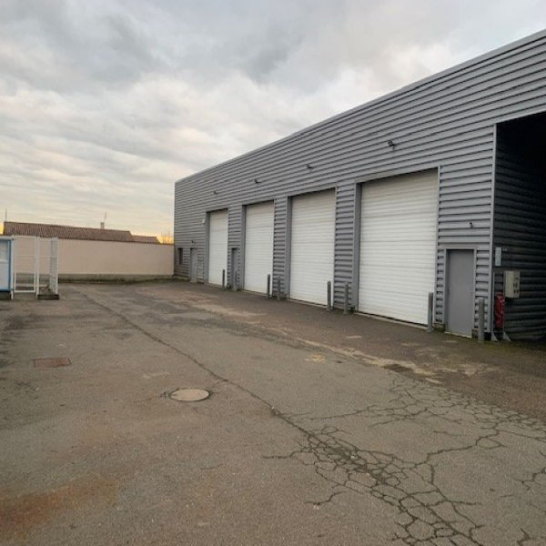 Location Immobilier Professionnel Local professionnel La Chapelle-de-Guinchay 71570